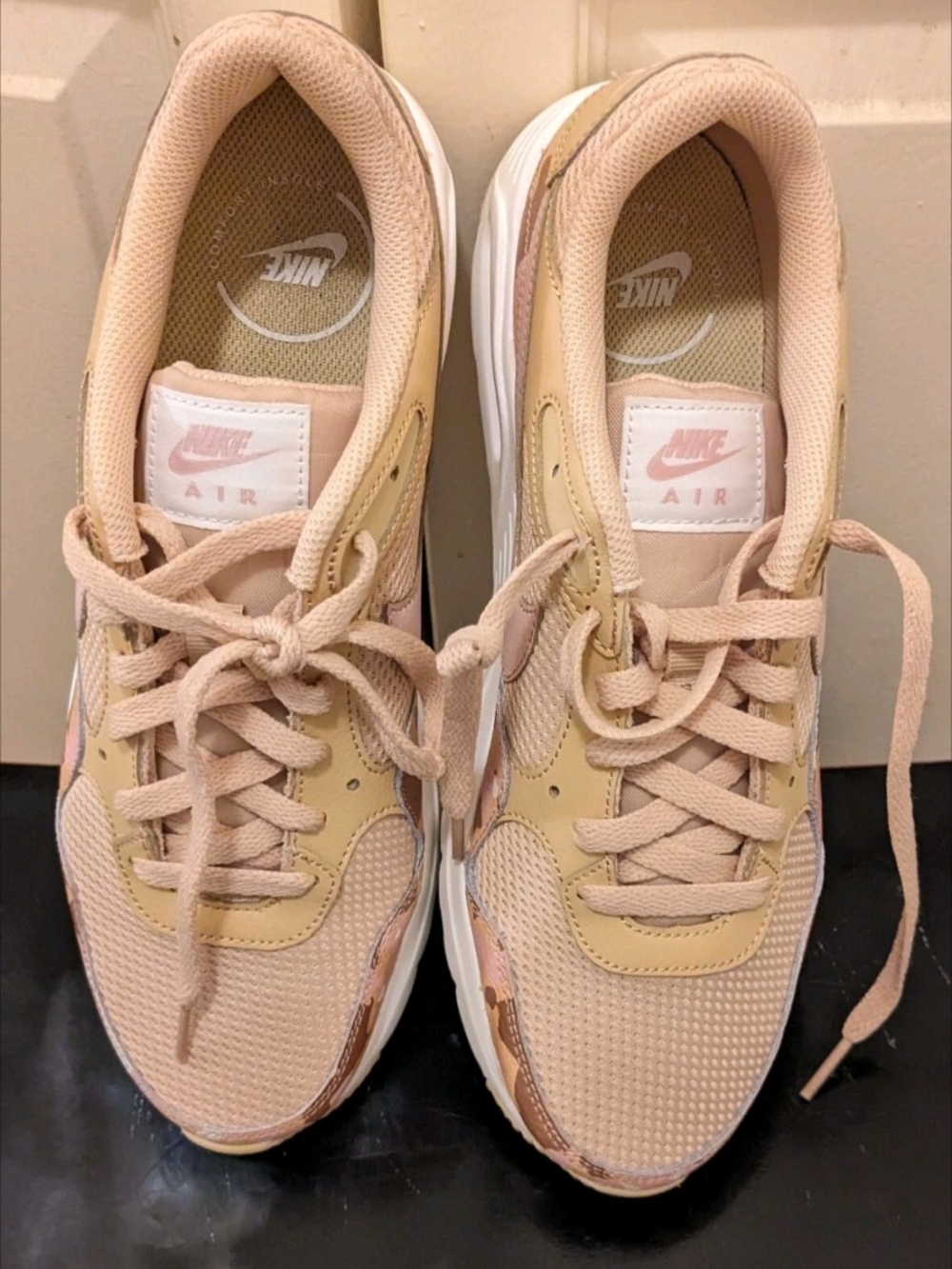 Nike Women's Pink and Beige Mesh Low-Top Sneakers Sz 10